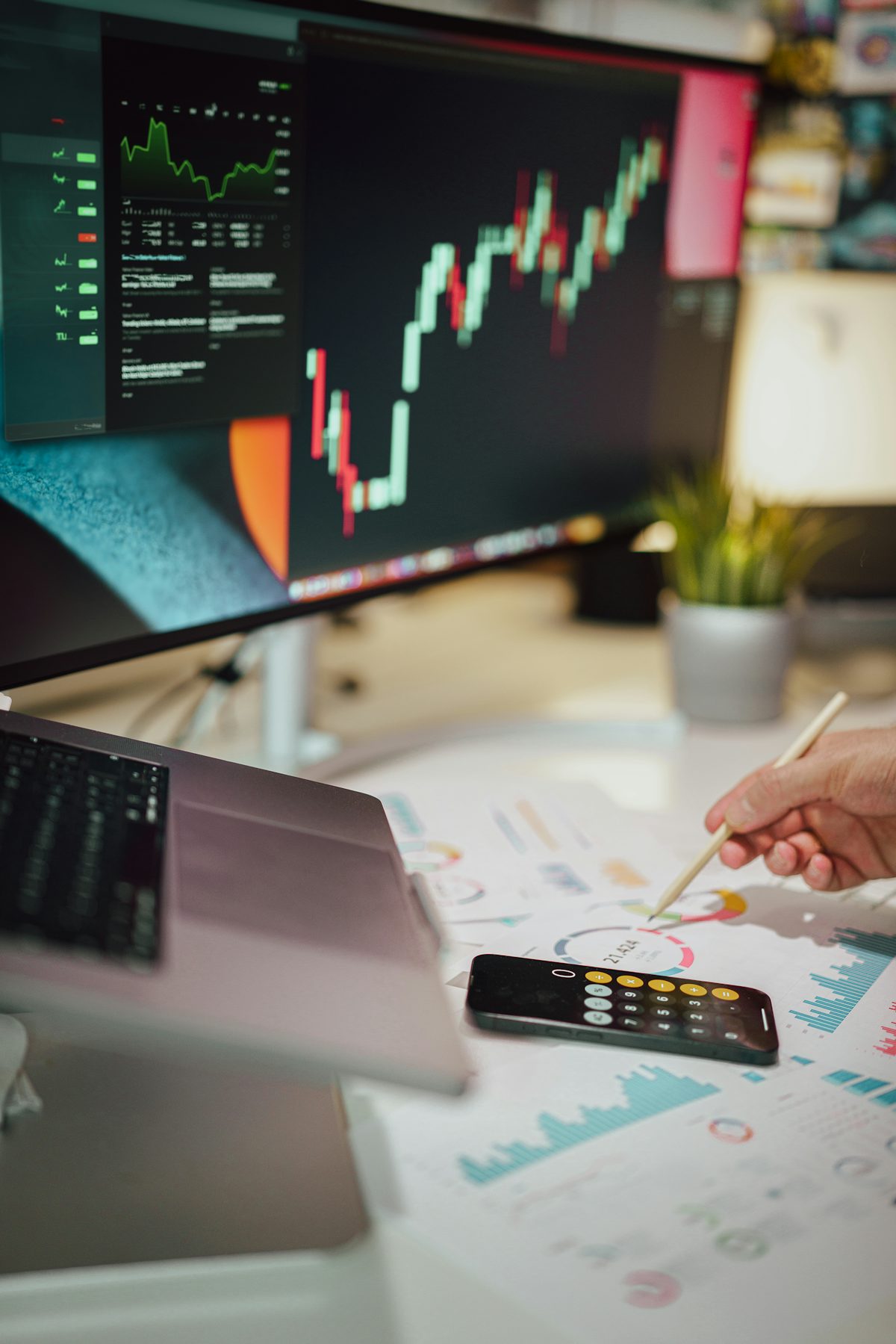 A Fexinc Fortune Capital research desk tracking live market data